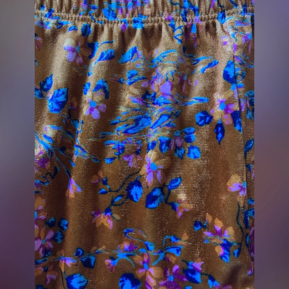 Savage X Fenty Psychedelic Velvet Sleep Short - Orange Floral - Picture 6 of 11
